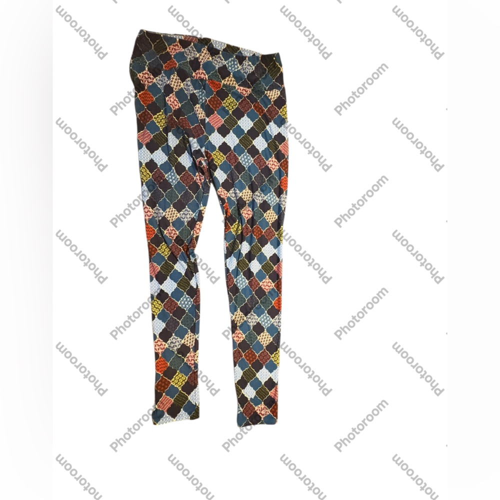 LULAROE Tall & Curvy (TC) leggings.Excellent condition. Quilt design.